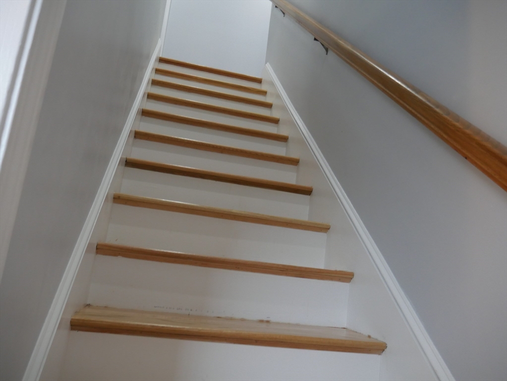 54 Harris Road Lynn, MA 01904 - Photo 27 of 41 a view of entryway