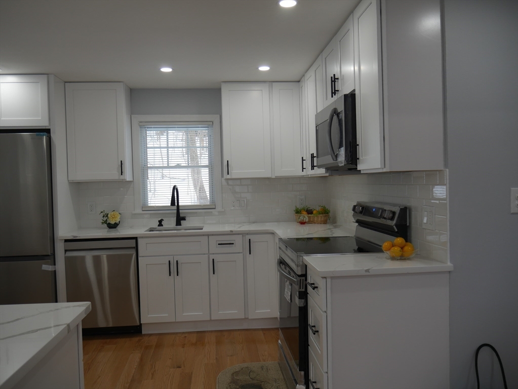 54 Harris Road Lynn, MA 01904 - Photo 9 of 41