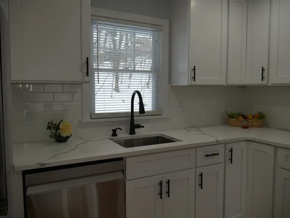a close view of sink and tap