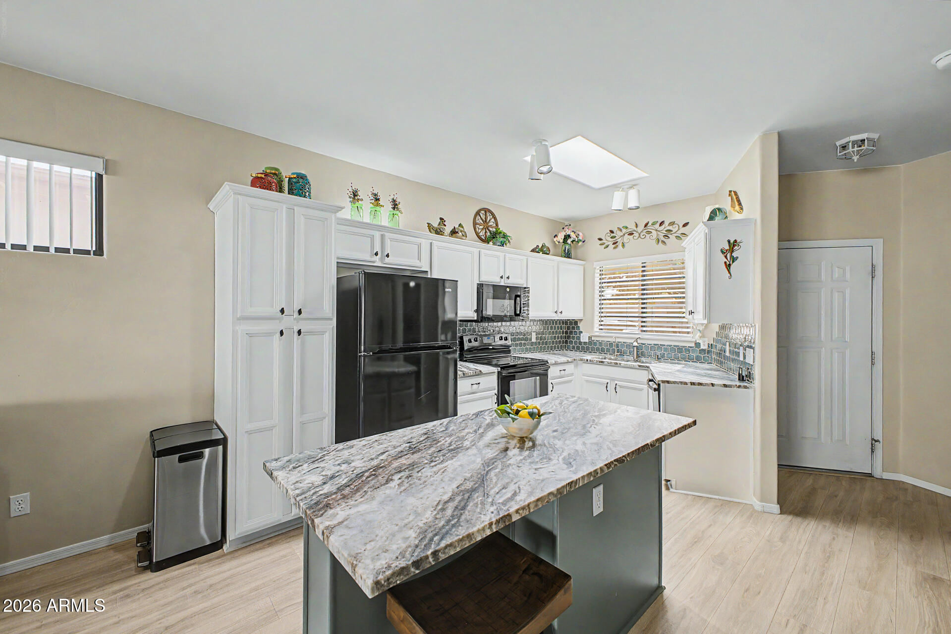 5445 East McKellips Road, Unit 21 Mesa, AZ 85215 - Photo 9 of 31 Engineered Granite Island Ctop