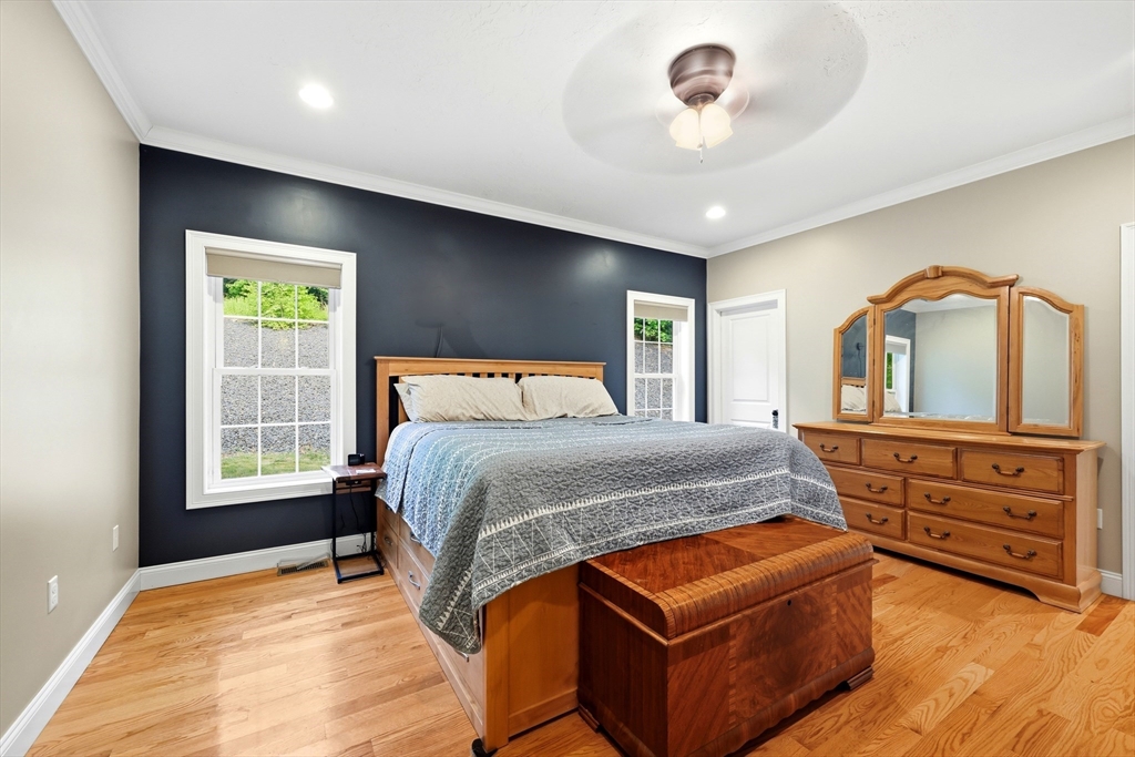 34 Bissonnette Circle Southampton, MA 01073 - Photo 17 of 42