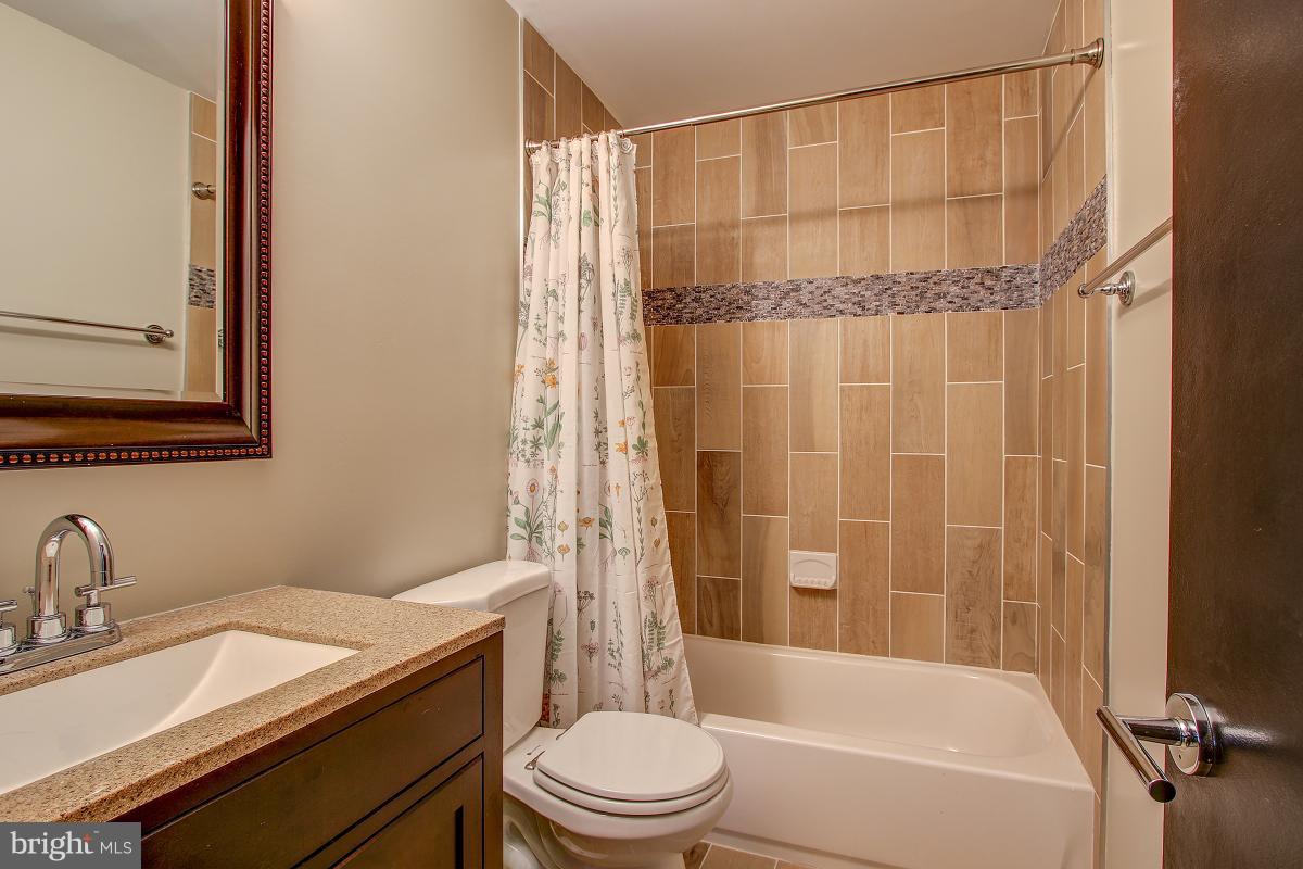 2218 Glencourse Lane Reston, VA 20191 - Photo 19 of 30 Upstairs Full Bathroom