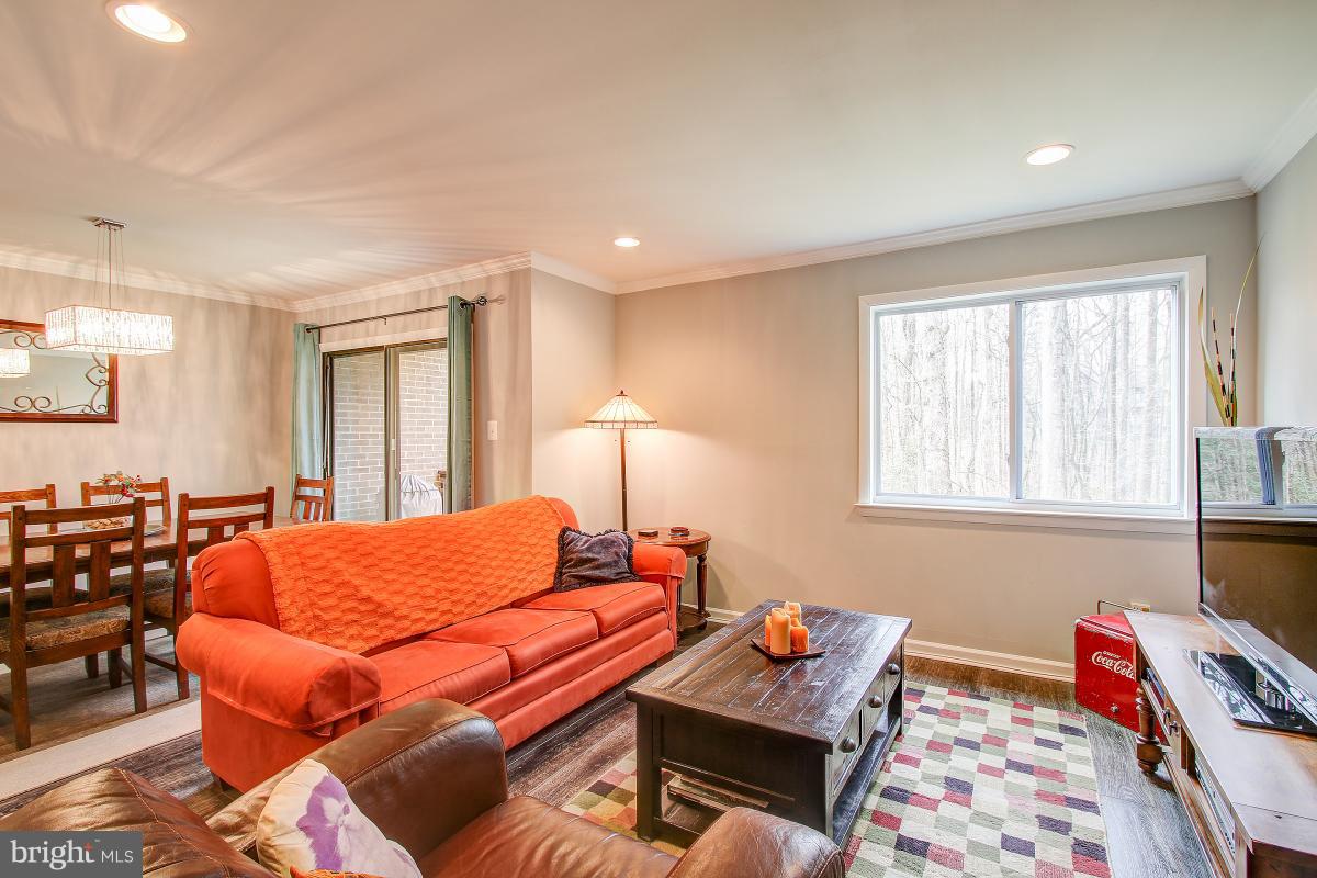2218 Glencourse Lane Reston, VA 20191 - Photo 5 of 30 Open Concept!