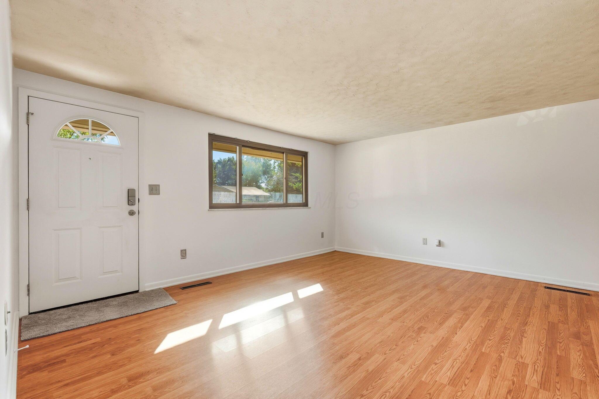 5769 Montevideo Road Westerville, OH 43081 - Photo 7 of 28 Great Room