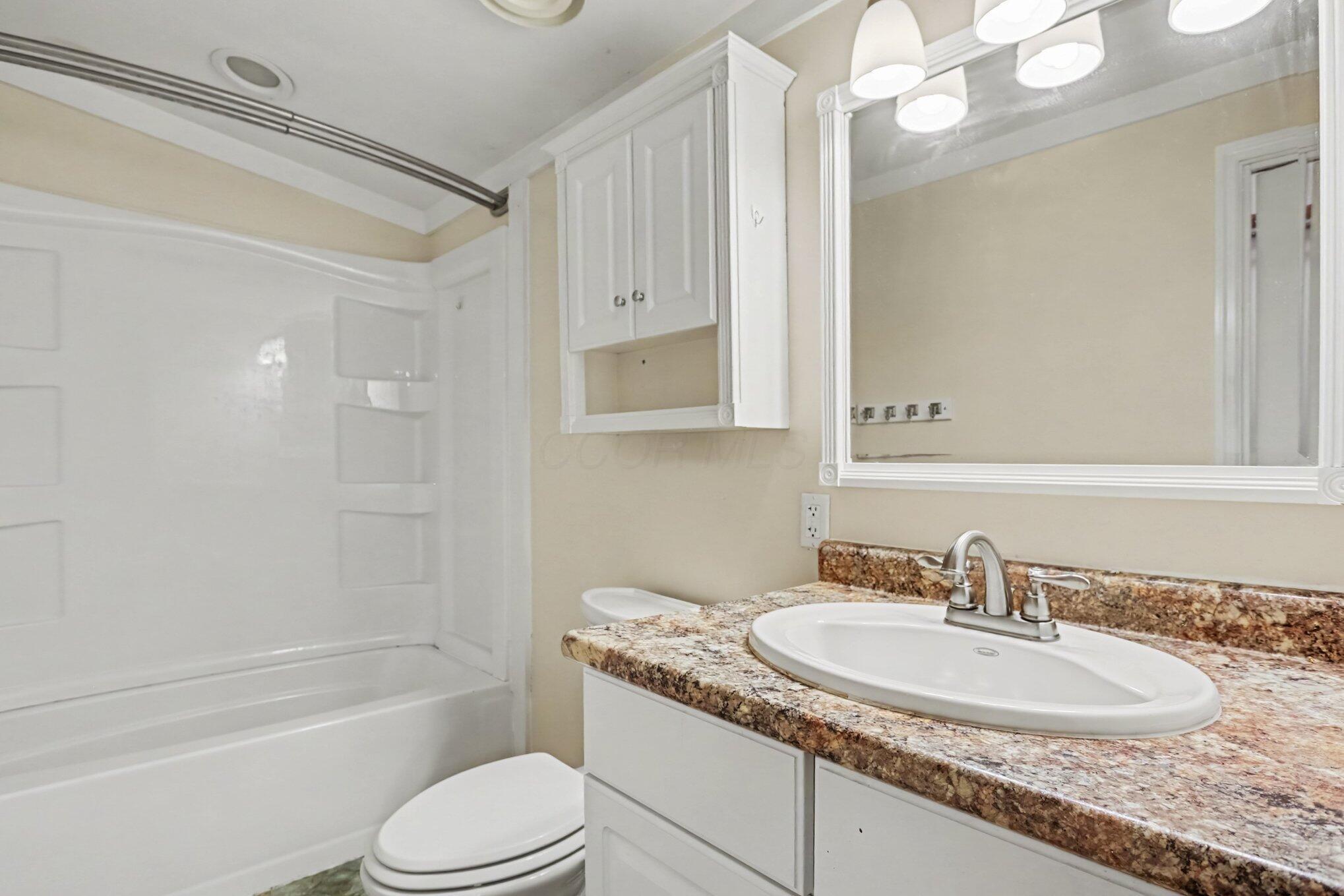 13338 Middlefork Road Rockbridge, OH 43149 - Photo 10 of 33 011_file_7557