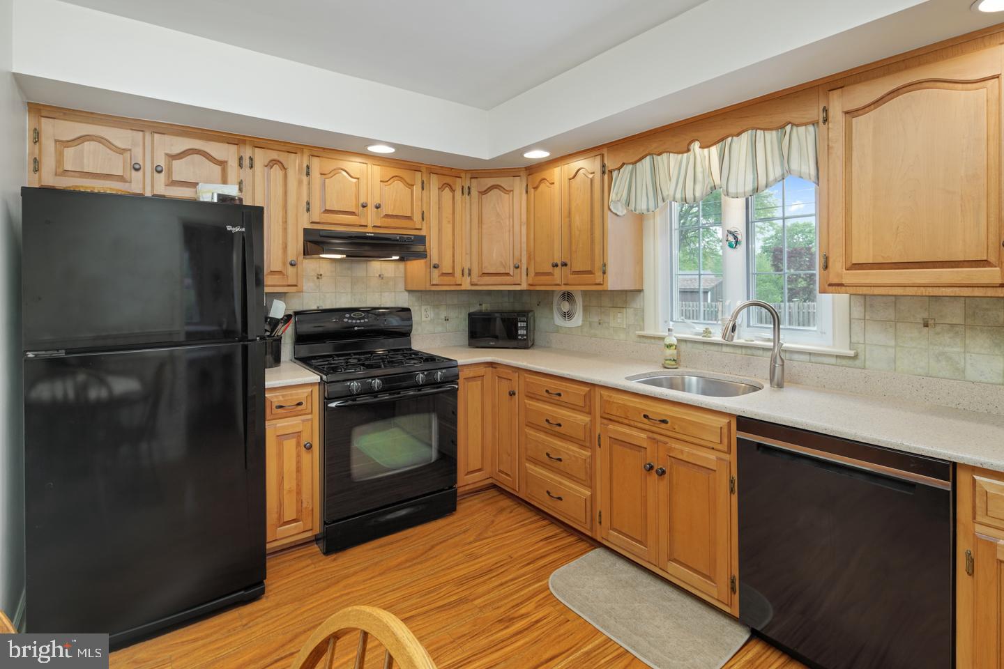 72 Snyder Lane Springfield, PA 19064 - Photo 8 of 40
