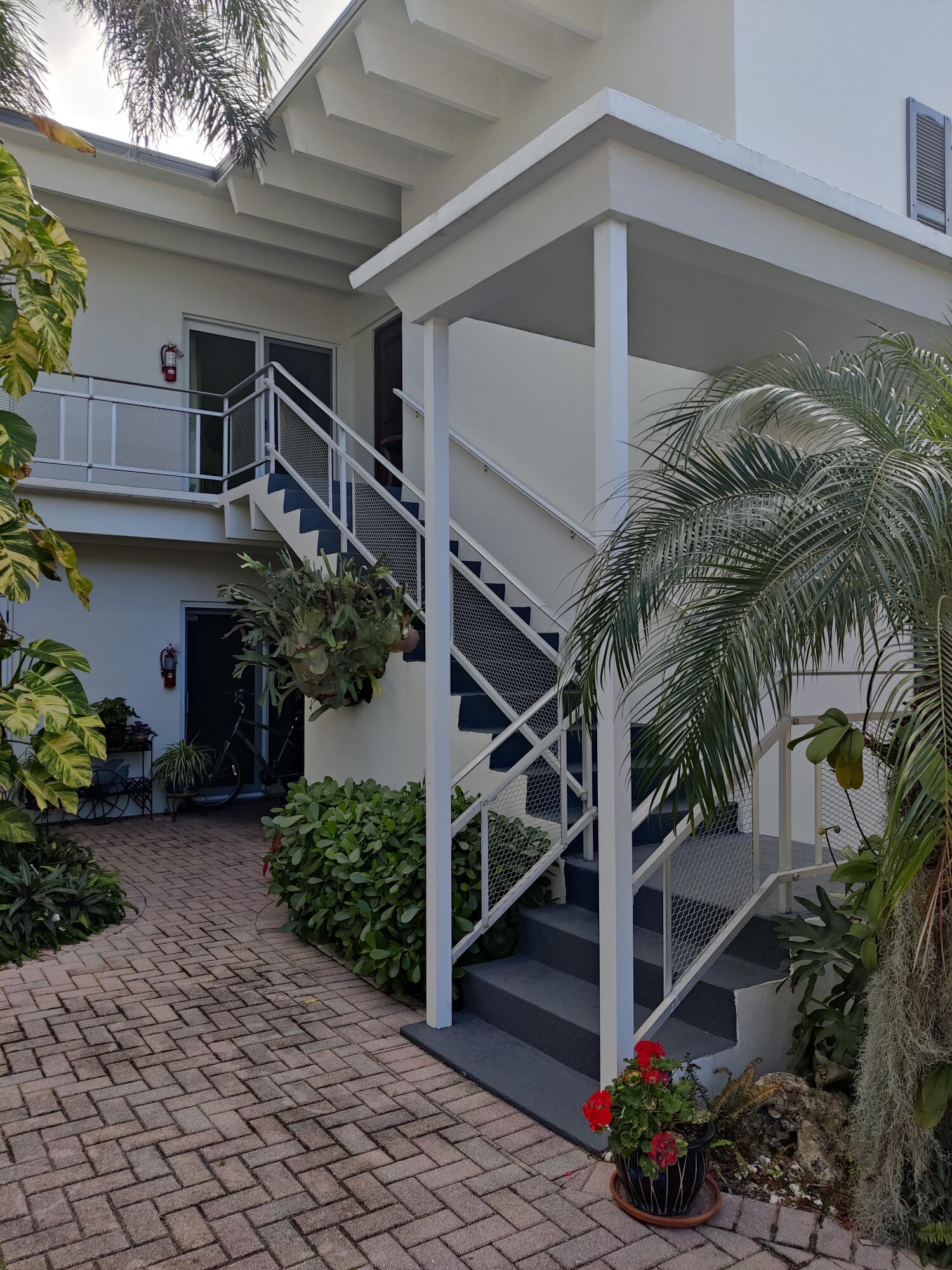 318 Inlet Way, Unit 4 Palm Beach Shores, FL 33404 - Photo 2 of 15 IMG_20220202_150947
