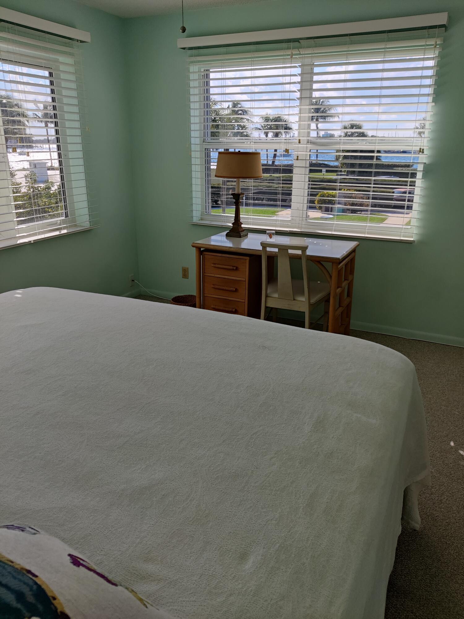 318 Inlet Way, Unit 4 Palm Beach Shores, FL 33404 - Photo 9 of 15 IMG_20220206_150002