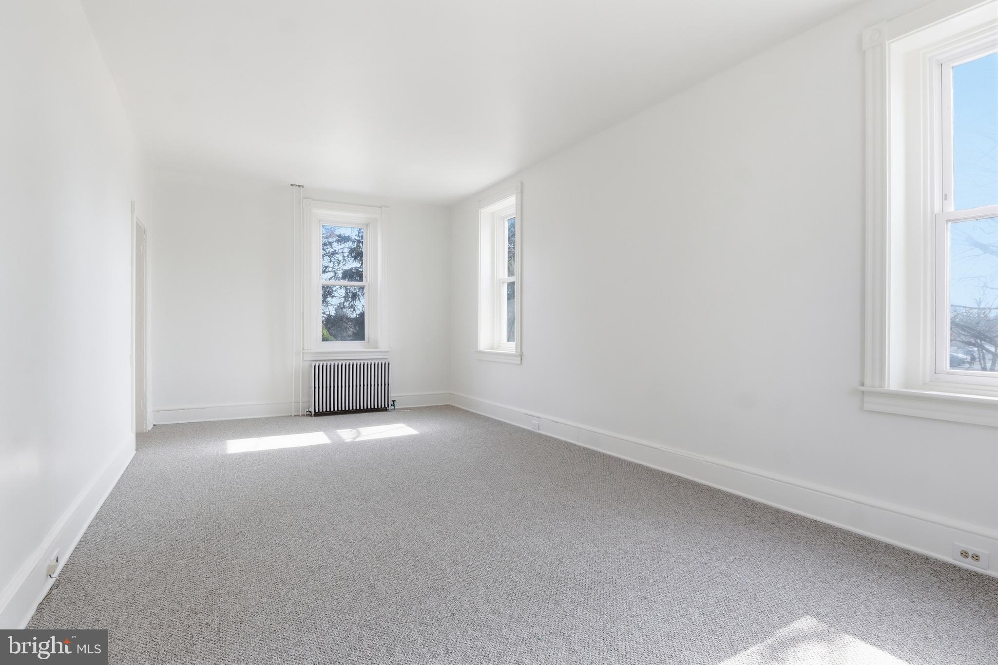 1545 Lititz Road Manheim, PA 17545 - Photo 25 of 66 an empty room with windows