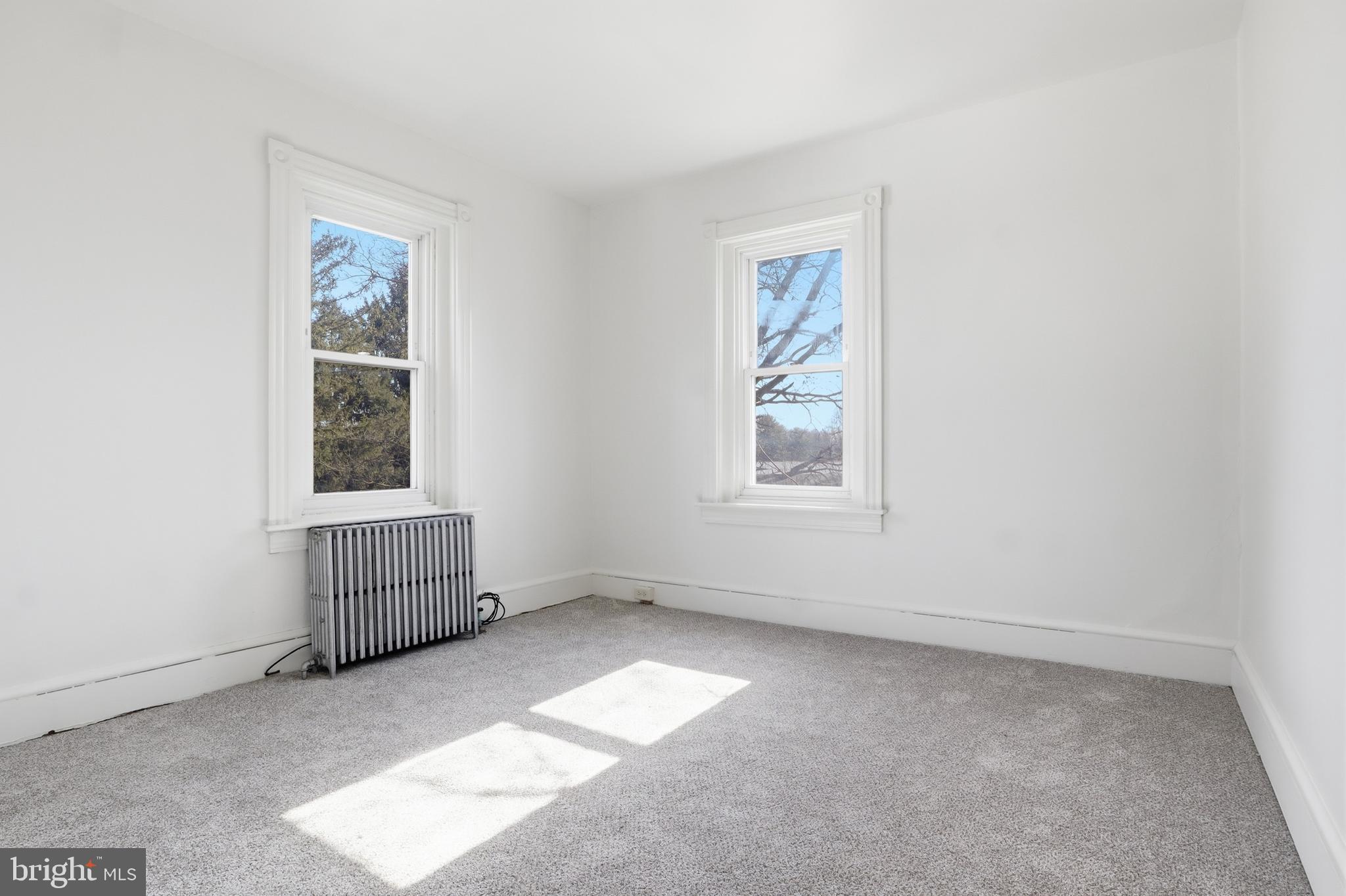 1545 Lititz Road Manheim, PA 17545 - Photo 31 of 66 an empty room with windows