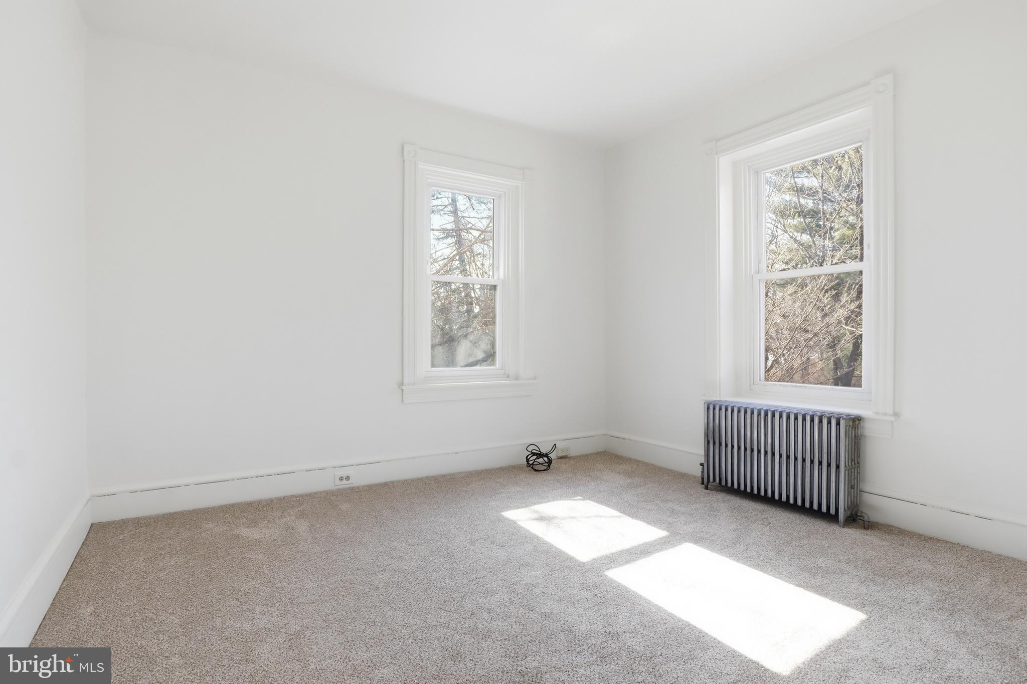 1545 Lititz Road Manheim, PA 17545 - Photo 32 of 66 an empty room with windows