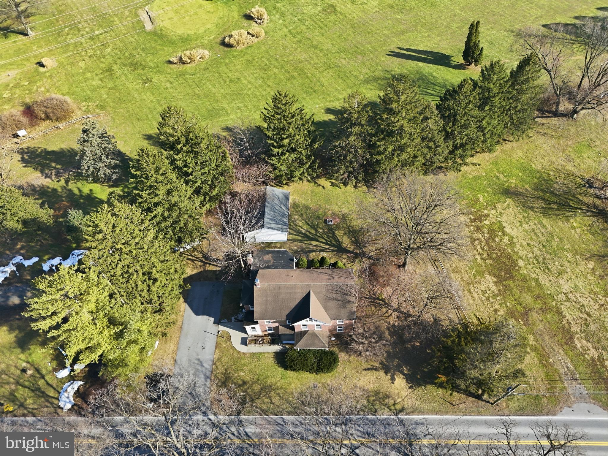 1545 Lititz Road Manheim, PA 17545 - Photo 59 of 66 a vase of flowers sitting on a floor
