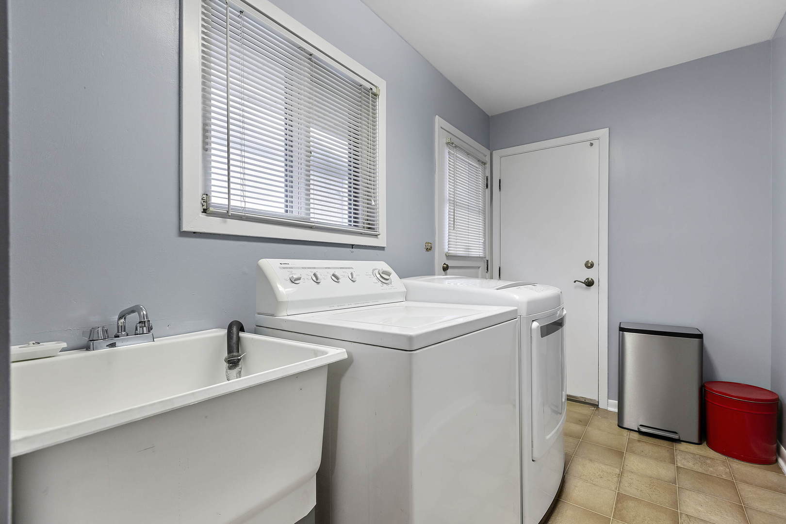 1841 Birch Road Northbrook, IL 60062 - Photo 15 of 18 a bathroom with a sink and a window