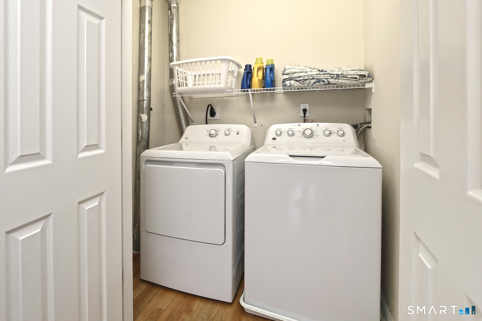 102 Lantern Court, Unit 102 Clinton, CT 06413 - Photo 36 of 36 a utility room with dryer and washer