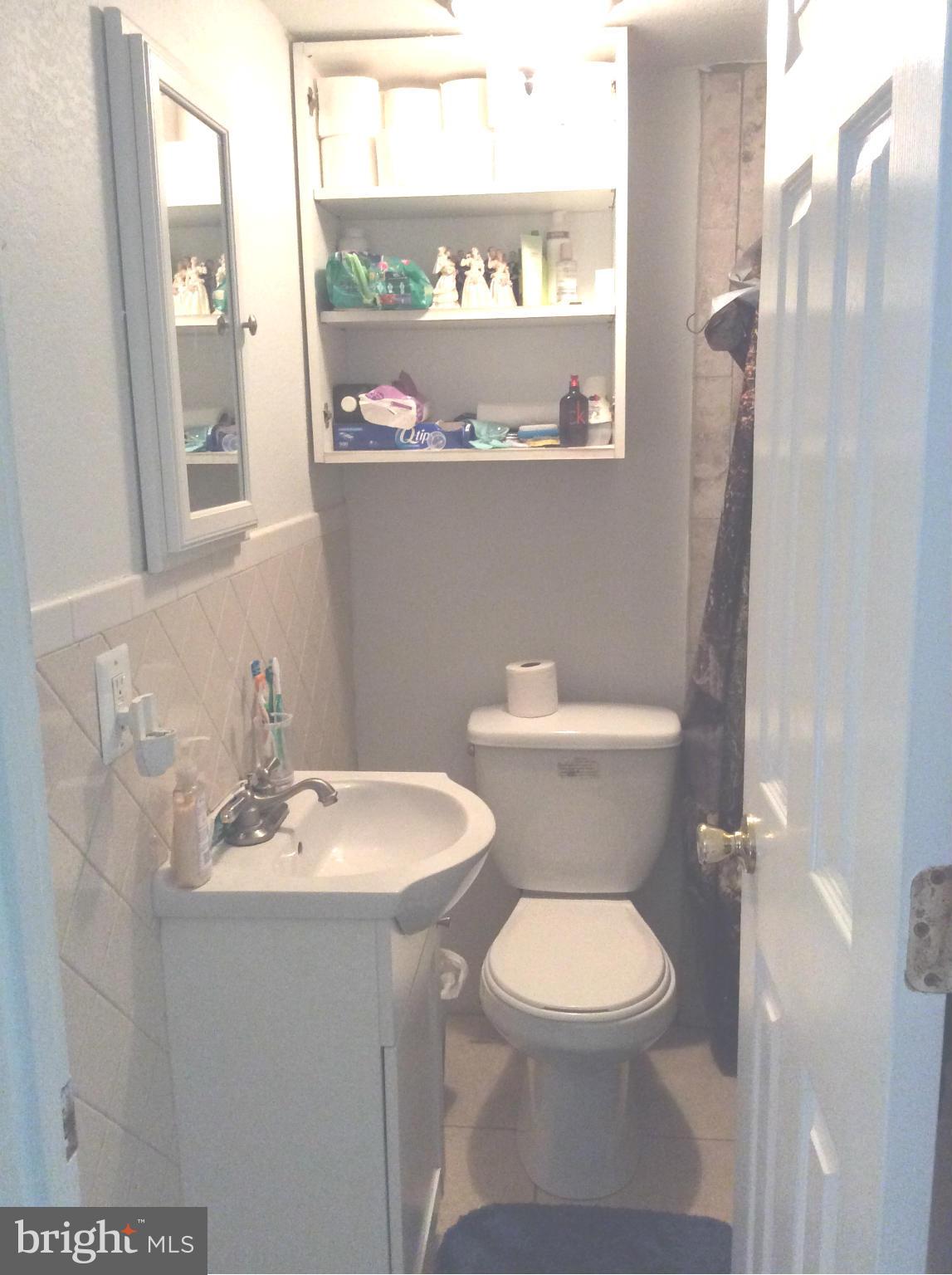 11250 Mobile Drive Fairfax, VA 22030 - Photo 6 of 11 Bath (Master)