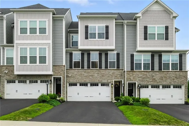 $2,850 | 103 Spruce Lane, Canonsburg, PA 15317