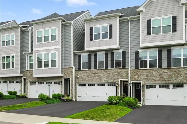 $2,850 | 103 Spruce Lane, Canonsburg, PA 15317