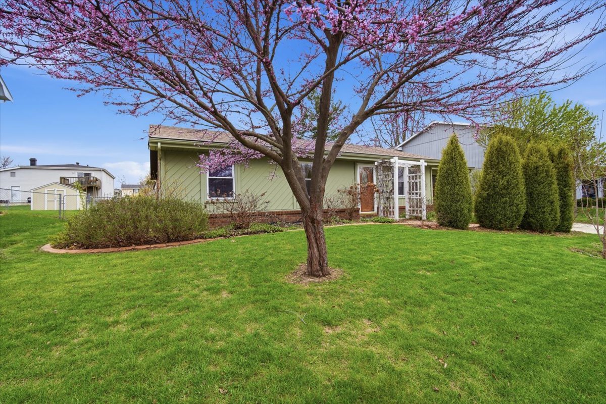 1409 Godfrey Drive Normal, IL 61761 - Photo 4 of 30