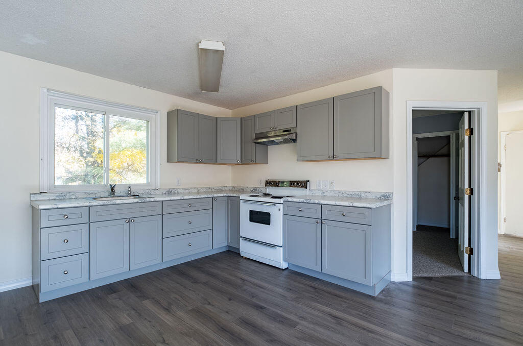 415 Bath Road Brunswick, ME 04011 - Photo 3 of 23 1