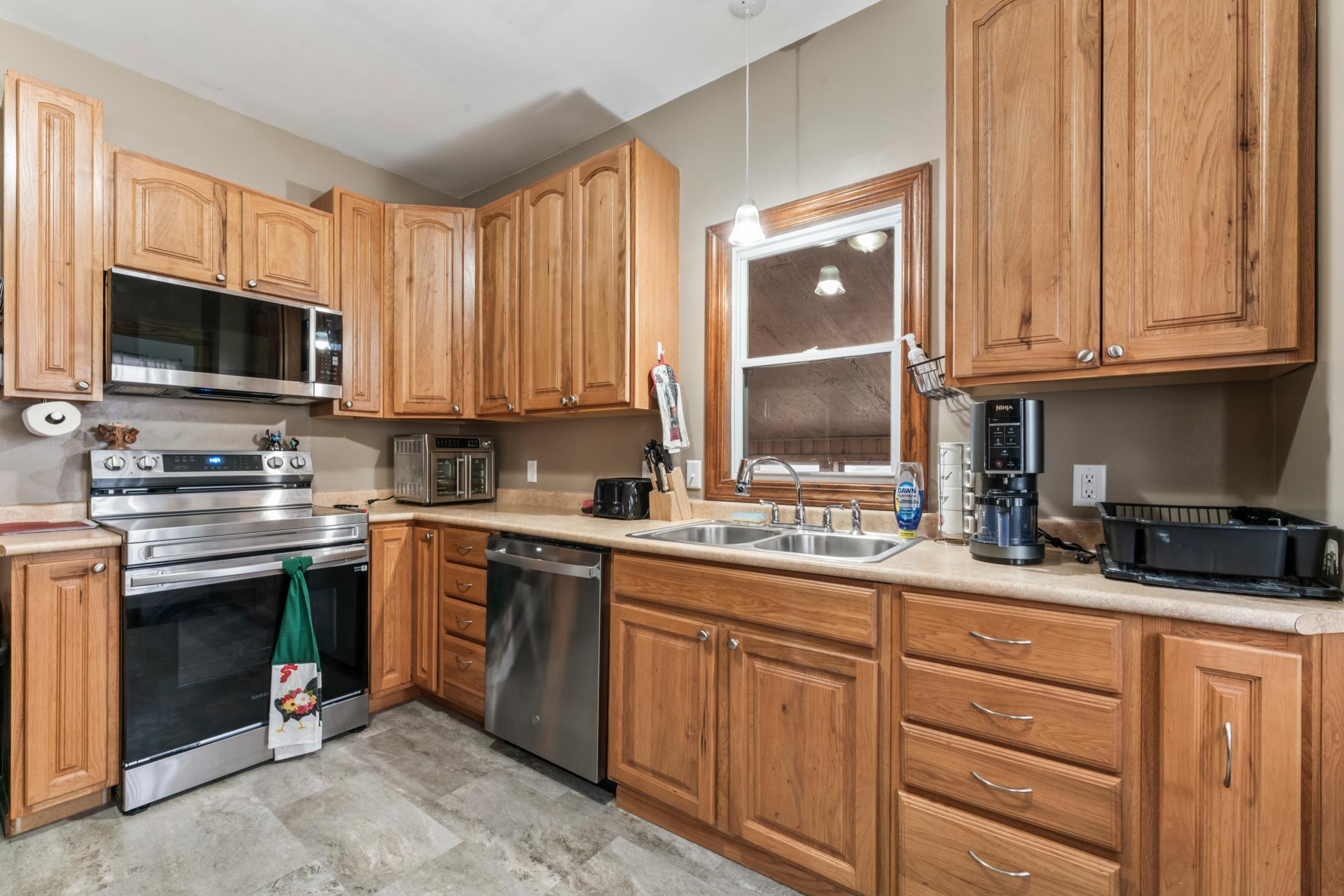 106 2nd Street Northwest Dodge Center, MN 55927 - Photo 15 of 32