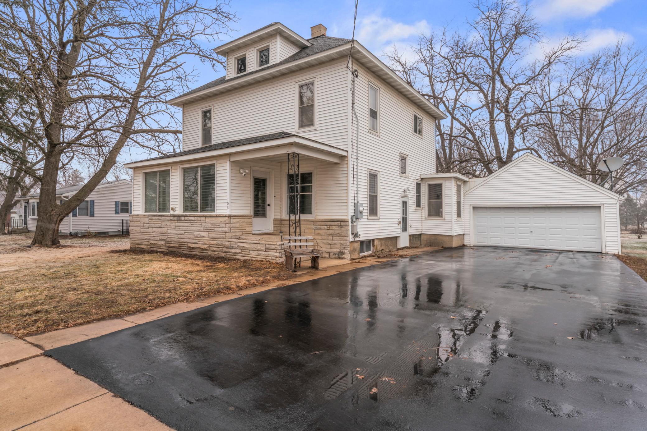 106 2nd Street Northwest Dodge Center, MN 55927 - Photo 3 of 32