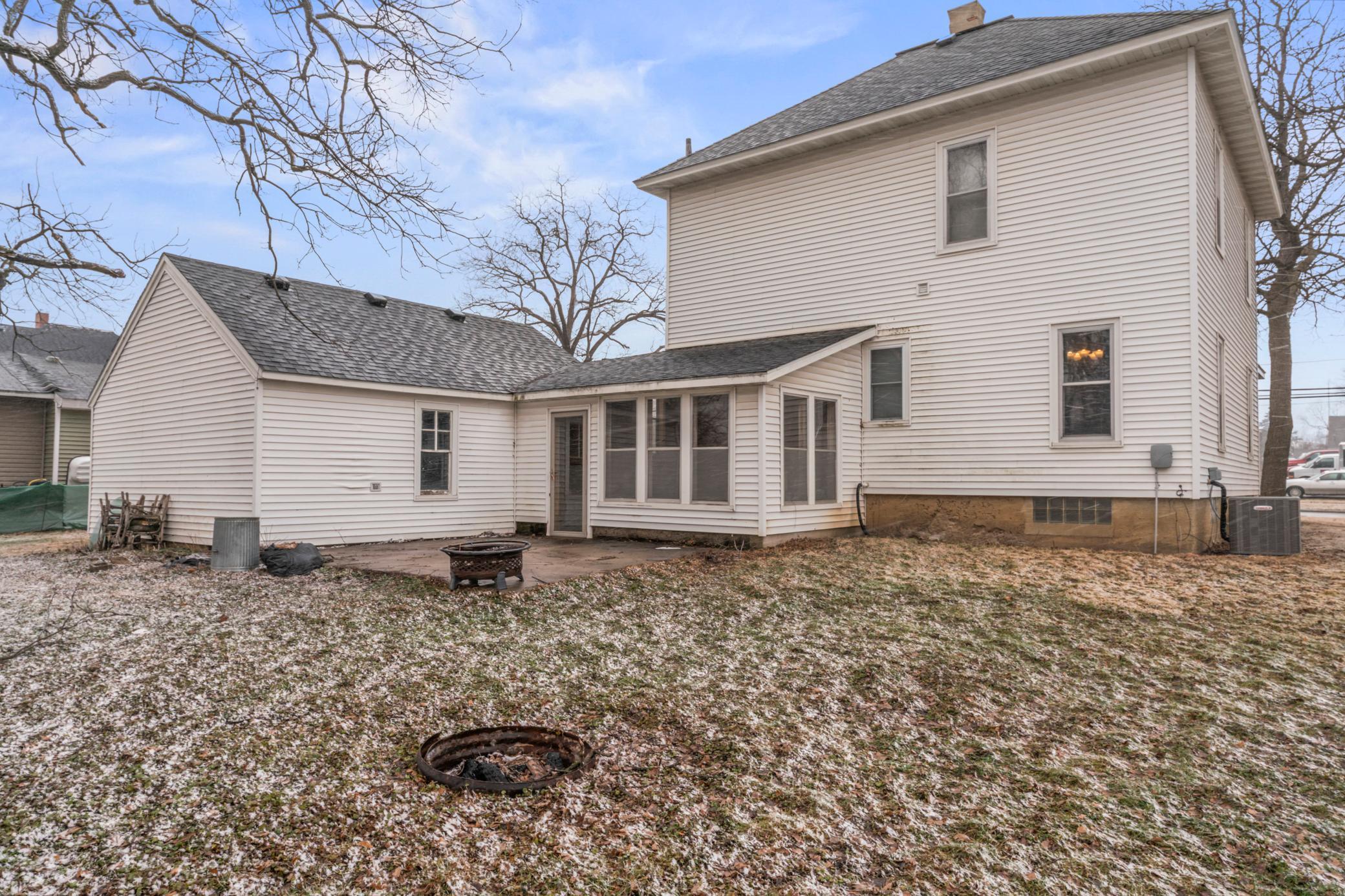 106 2nd Street Northwest Dodge Center, MN 55927 - Photo 4 of 32