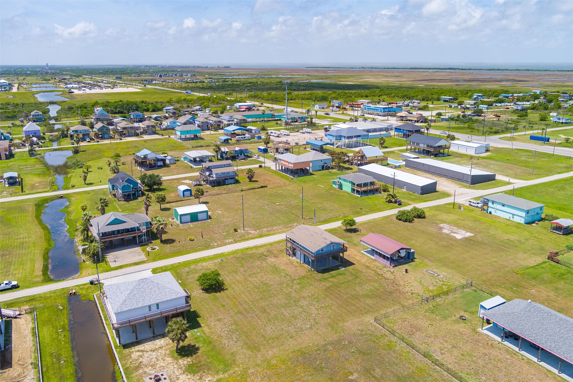 962 South Sage Road Crystal Beach, TX 77650 - Photo 6 of 8