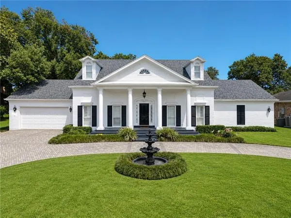 $679,000 | 24 Chateau Haut-Brion Drive, Kenner, LA 70065