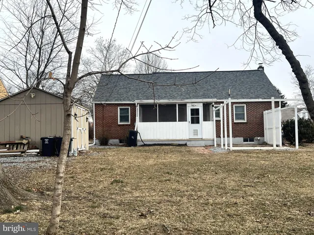 $255,000 | 205 Linn Street, Harrisburg, PA 17109