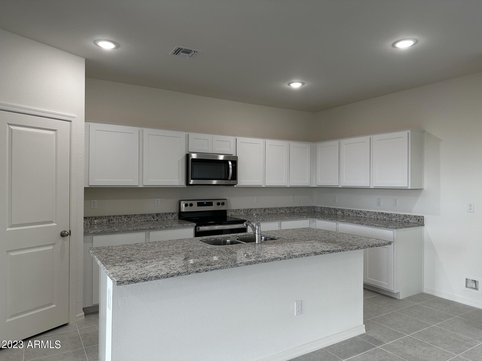 5892 East Athena Road Florence, AZ 85132 - Photo 4 of 20 IMG_1197