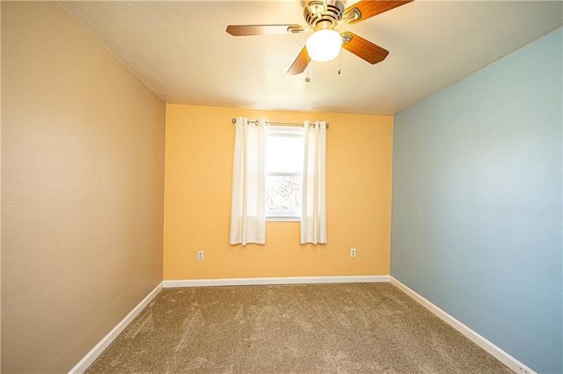 35 Kelly Road Washington, PA 15301 - Photo 15 of 25 Second Bedroom