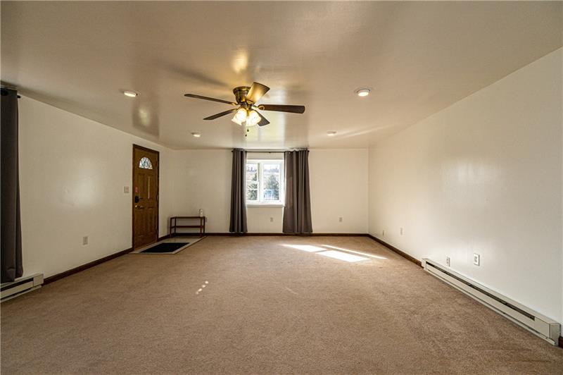 35 Kelly Road Washington, PA 15301 - Photo 8 of 25 Entertainment size Family room off of the Kitchen