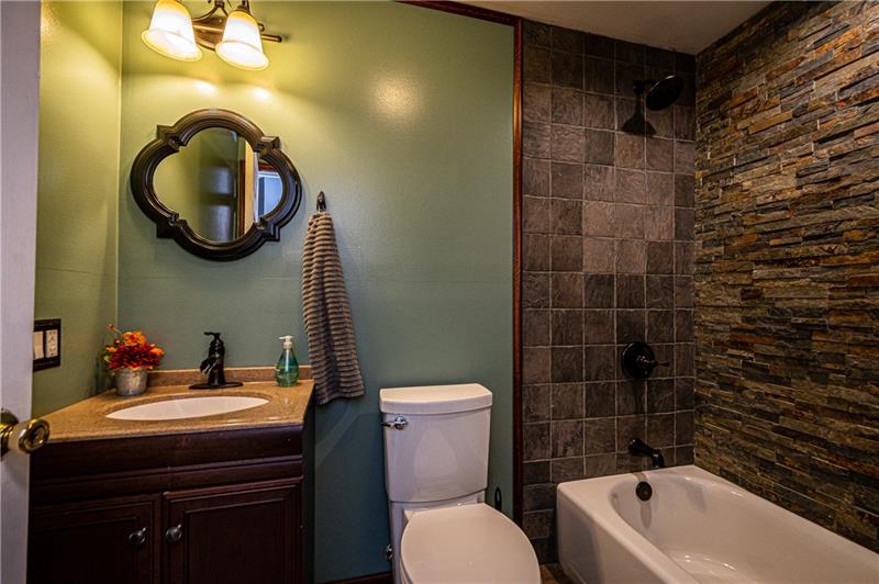 35 Kelly Road Washington, PA 15301 - Photo 10 of 25 Newly remodeled Full Bath