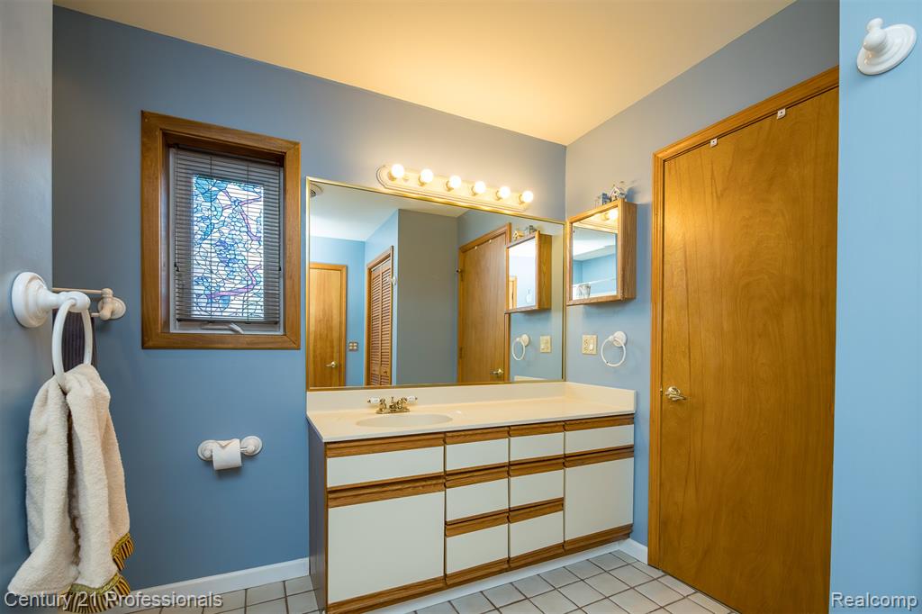 13504 South Horrell Road Fenton, MI 48430 - Photo 44 of 70 Gallery Image 44