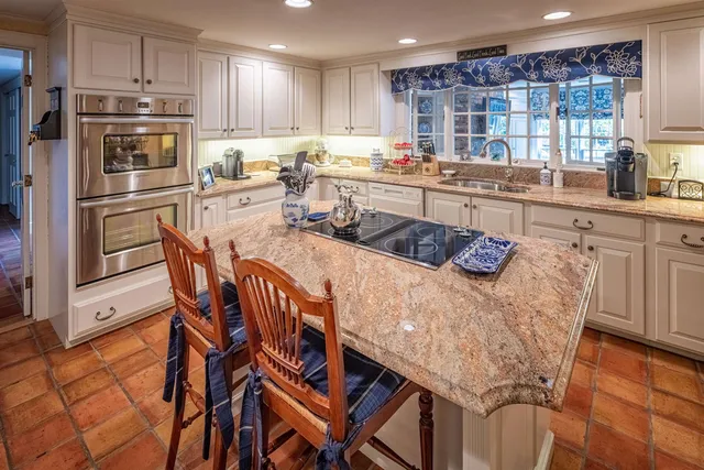 $1,195,000 | 2 Shamrock Lane, Dover, NH 03820