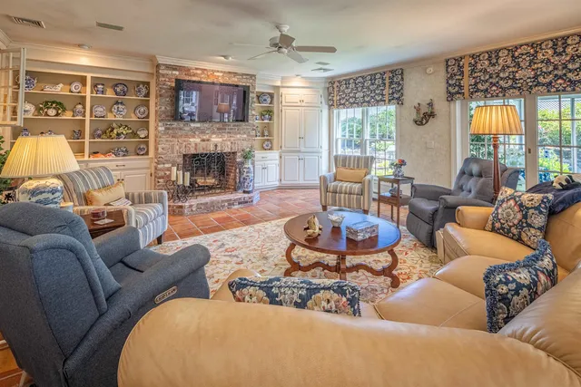 $1,195,000 | 2 Shamrock Lane, Dover, NH 03820