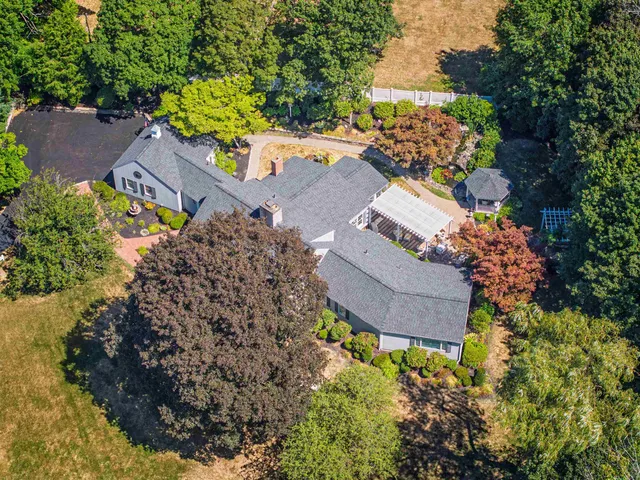 $1,195,000 | 2 Shamrock Lane, Dover, NH 03820