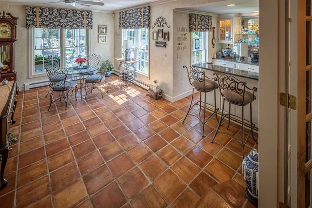 $1,195,000 | 2 Shamrock Lane, Dover, NH 03820