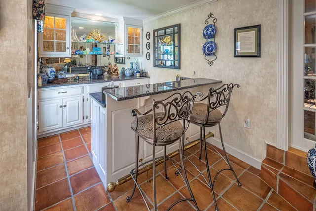 $1,195,000 | 2 Shamrock Lane, Dover, NH 03820