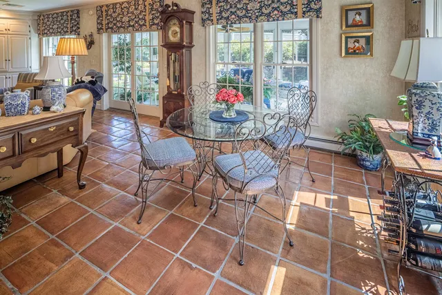 $1,195,000 | 2 Shamrock Lane, Dover, NH 03820