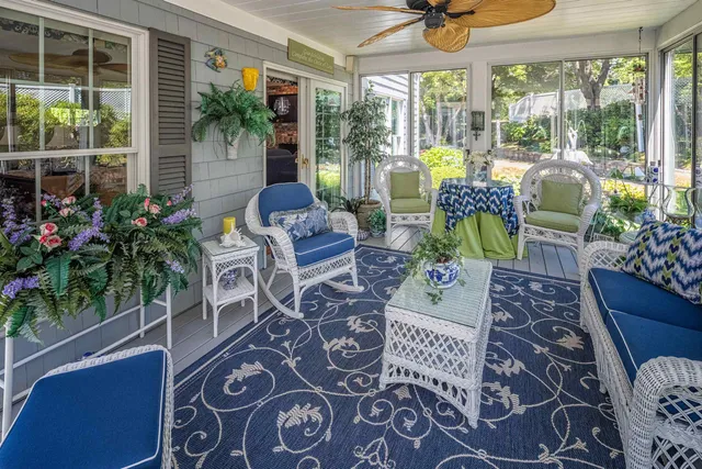 $1,195,000 | 2 Shamrock Lane, Dover, NH 03820