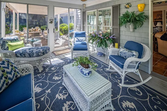 $1,195,000 | 2 Shamrock Lane, Dover, NH 03820