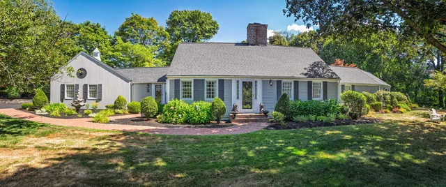 $1,195,000 | 2 Shamrock Lane, Dover, NH 03820