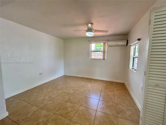 $1,450 | 4221 Southwest 36th Street, Unit BACK, West Park, FL 33023