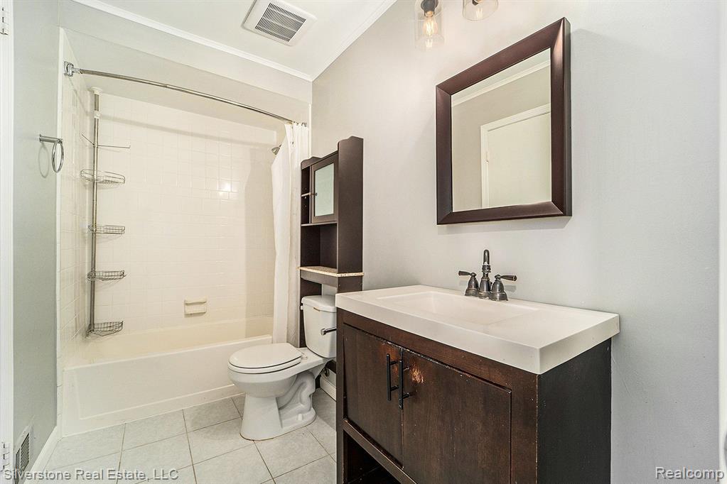804 Dickson Lane Rochester Hills, MI 48307 - Photo 15 of 24