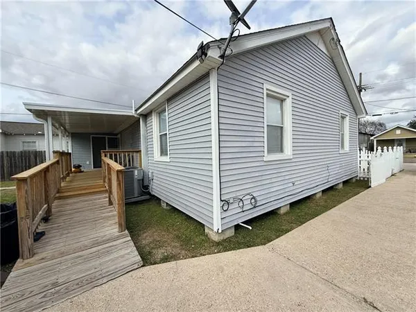 $2,000 | 1102 Avenue A, Marrero, LA 70072