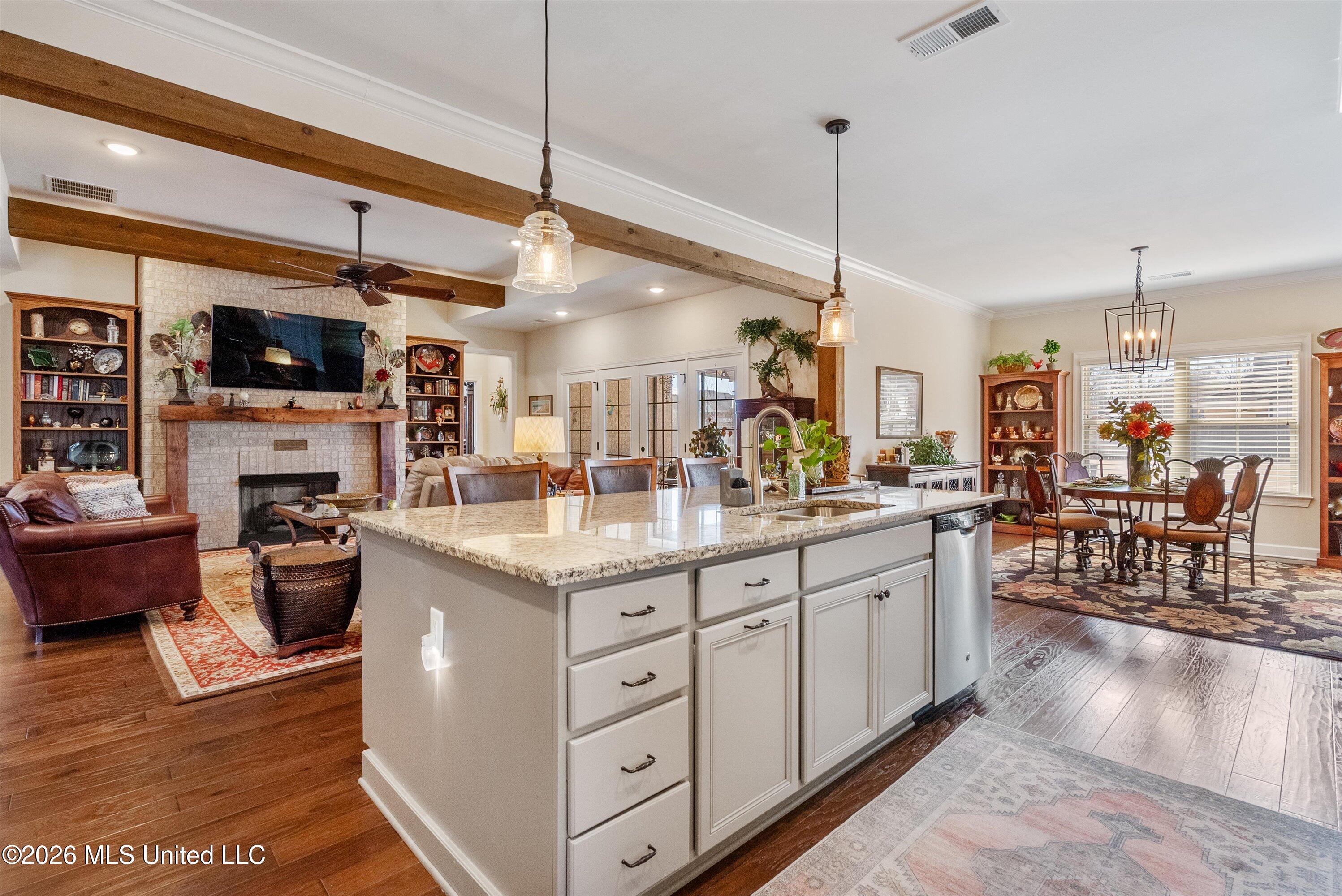 1586 Carlee Drive Hernando, MS 38632 - Photo 16 of 44 1586-kitchen 6