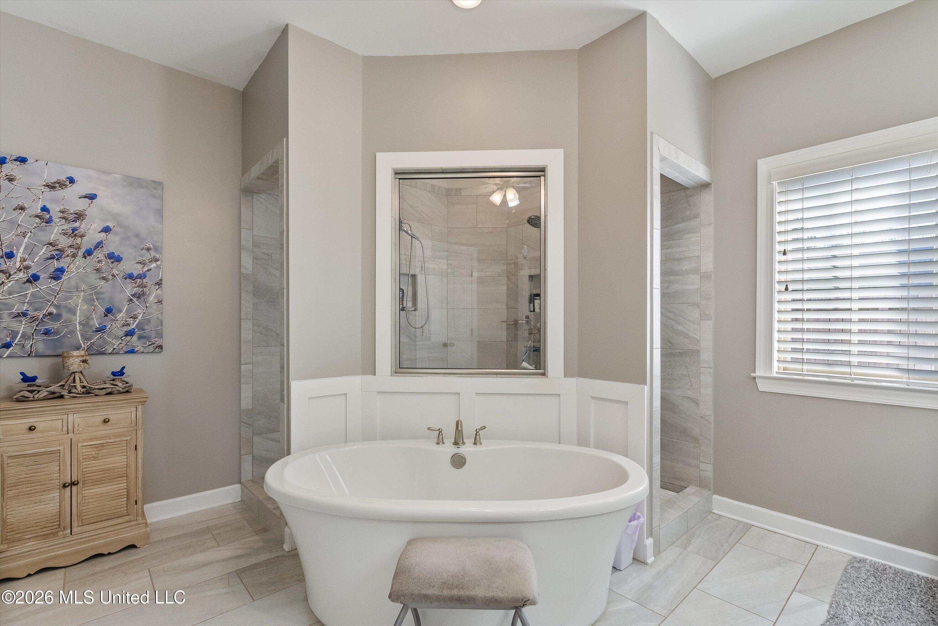 1586 Carlee Drive Hernando, MS 38632 - Photo 19 of 44 1586-primary bath 1