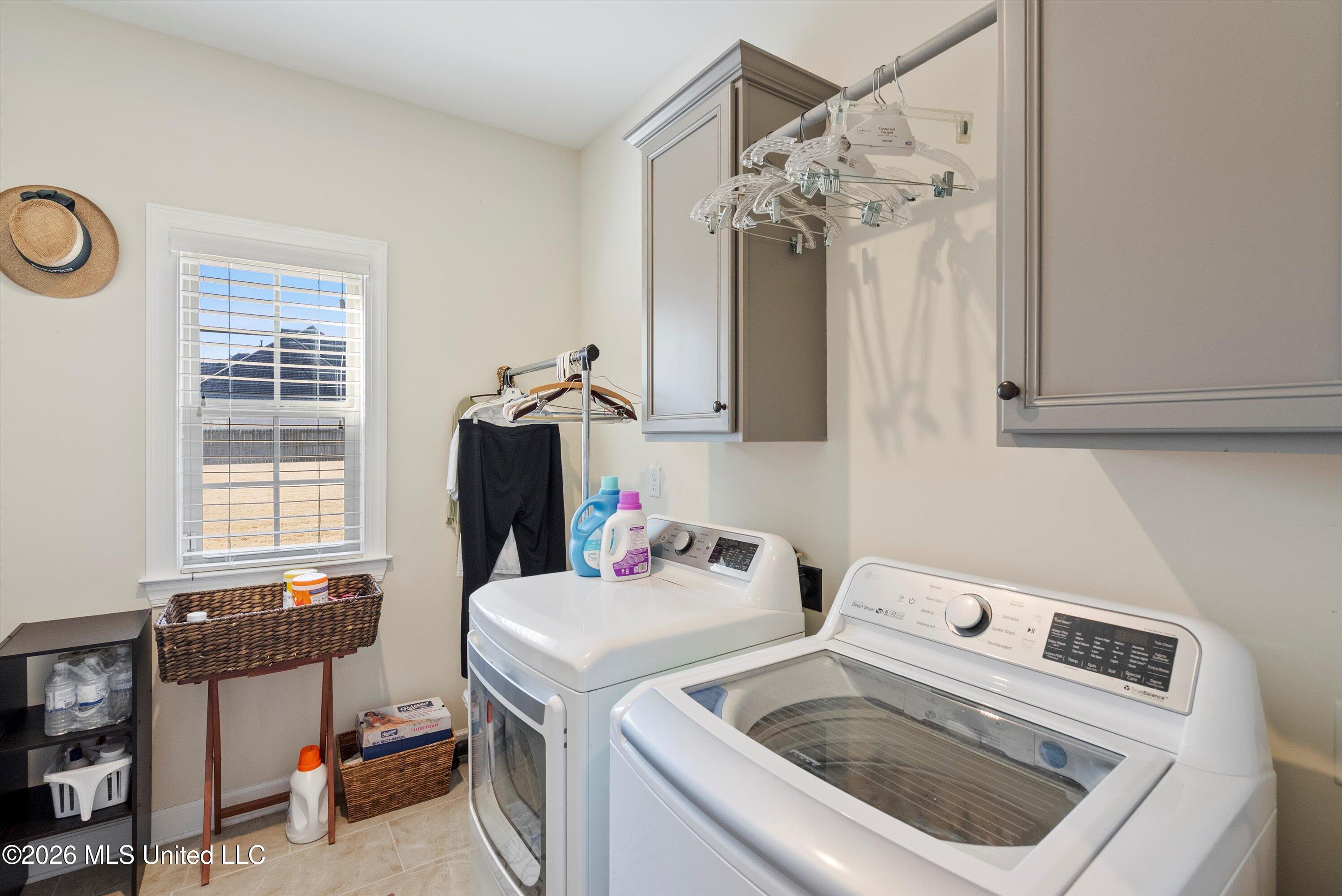 1586 Carlee Drive Hernando, MS 38632 - Photo 26 of 44 1586-laundry