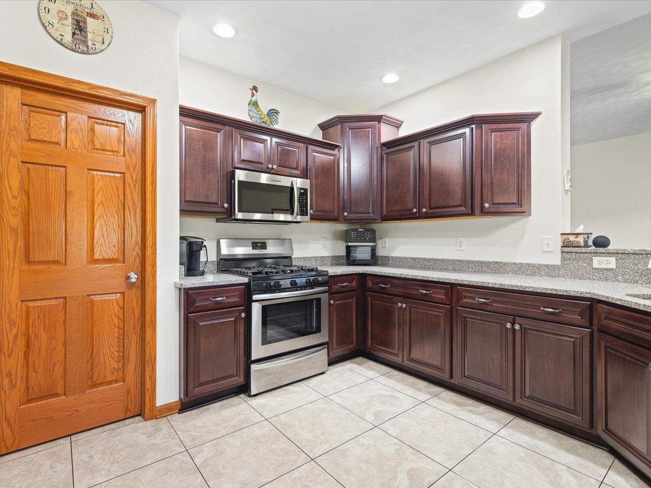 7227 Hawthorne Ridge Roscoe, IL 61073 - Photo 15 of 56 Gallery Image 15